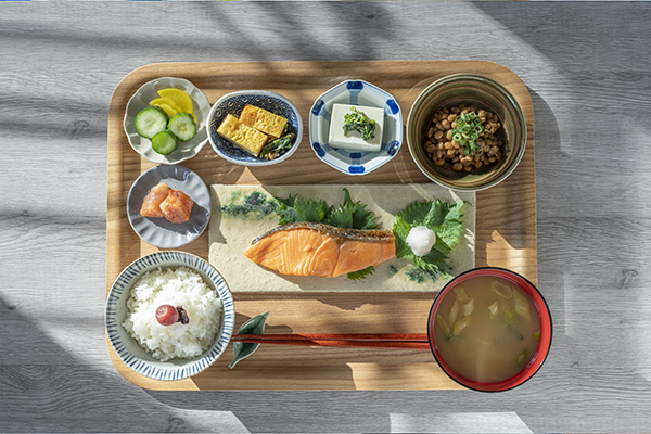 食事から始めるまつ毛ケア